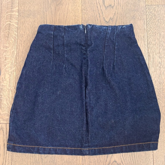 Brandy Melville Jean Skirt - Picture 2 of 2
